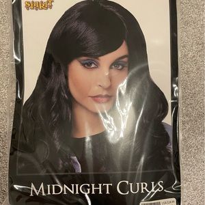 -BRAND NEW NEVER USED OR OPENED: Long Black curly hair wig